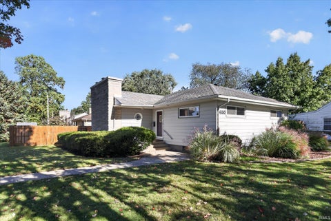 Tiny photo for 630 Northwood Drive, South Bend, IN 46617 (MLS # 202642090)