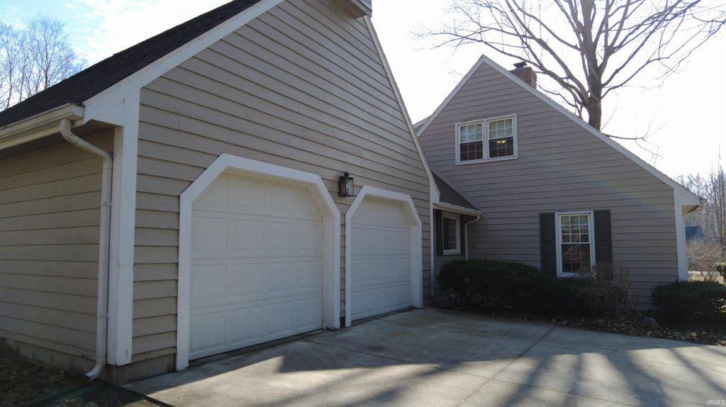 Photo of 1191 N Saddlebrook Court, Monticello, IN 47960 (MLS # 202605880)