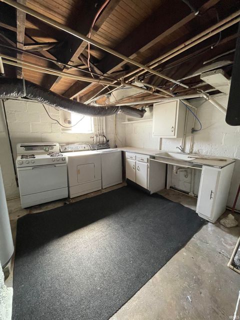 Tiny photo for 1735 S Buckeye Street, Kokomo, IN 46902 (MLS # 202546318)