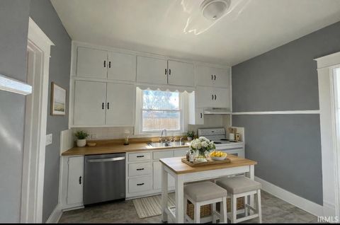 Tiny photo for 1735 S Buckeye Street, Kokomo, IN 46902 (MLS # 202546318)