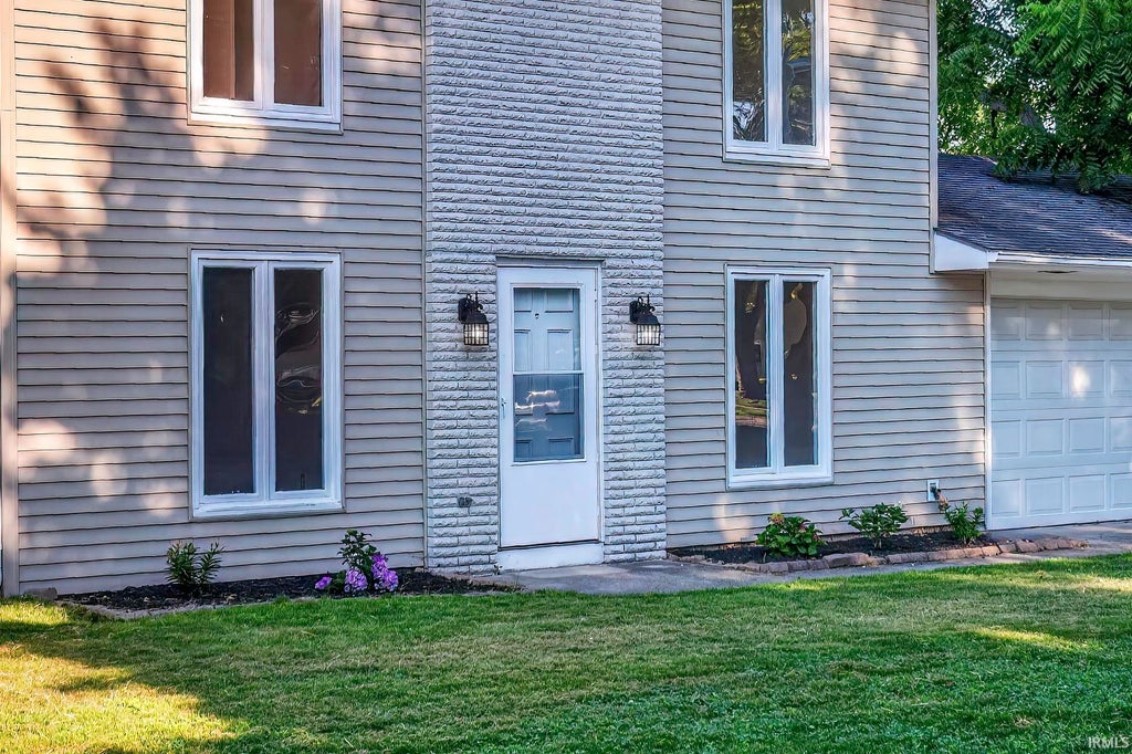 Photo of 3627 Iowa Court, Fort Wayne, IN 46815 (MLS # 202644279)