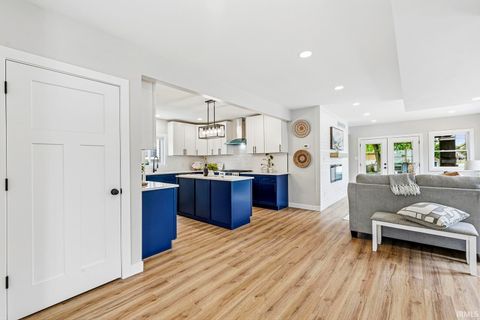 Tiny photo for 601 Howard Street, South Bend, IN 46617 (MLS # 202618421)
