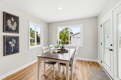 Tiny photo for 601 Howard Street, South Bend, IN 46617 (MLS # 202618421)