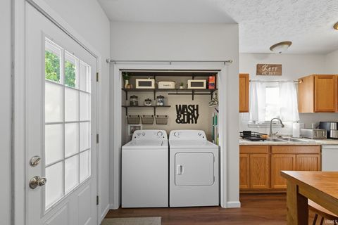 Tiny photo for 1501 Franklin Street, Lafayette, IN 47905 (MLS # 202540266)