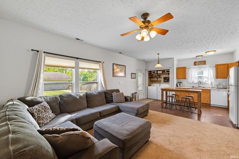 Tiny photo for 1501 Franklin Street, Lafayette, IN 47905 (MLS # 202540266)