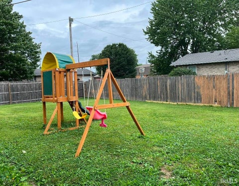 Tiny photo for 453 Sunset Drive, Mount Vernon, IN 47620 (MLS # 202622410)