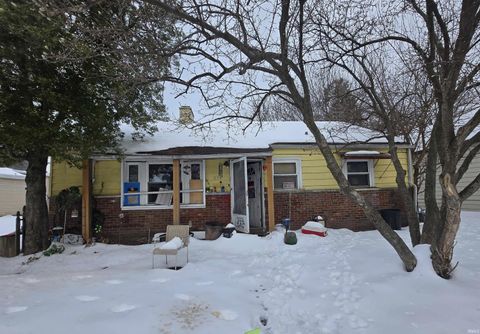 Photo of 638 E Missouri Street, Evansville, IN 47711 (MLS # 202603405)