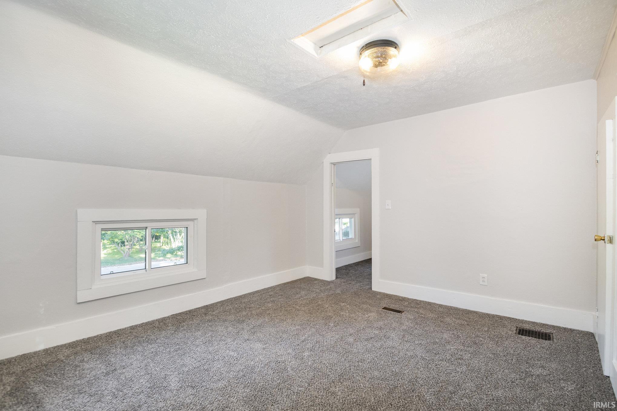 Goshen, Indiana 46528, United States, 2 Bedrooms Bedrooms, ,1 BathroomBathrooms,Residential,Active,219640