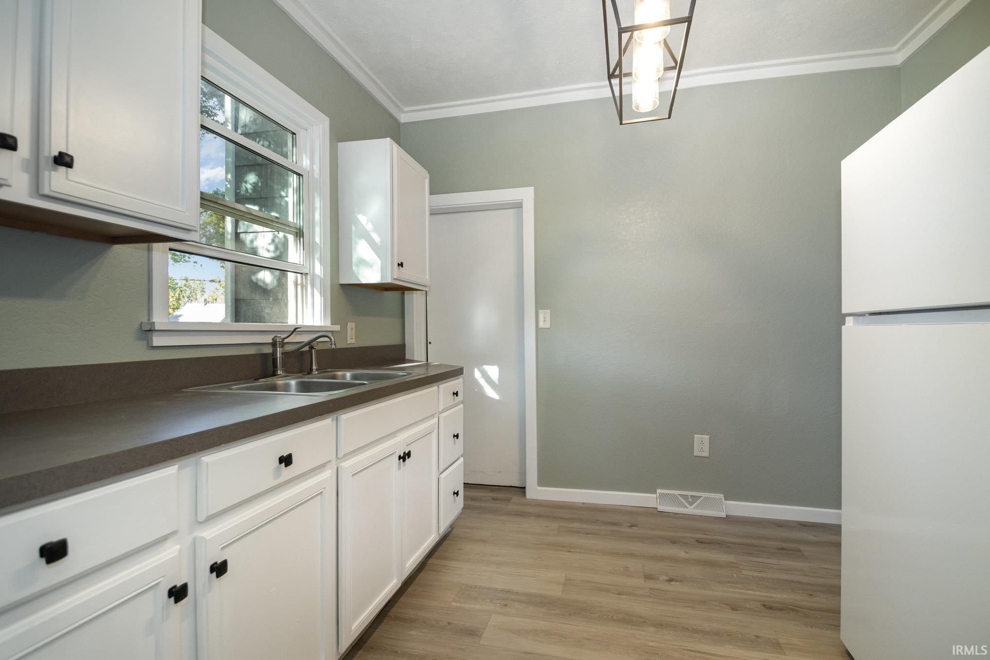 Goshen, Indiana 46528, United States, 2 Bedrooms Bedrooms, ,1 BathroomBathrooms,Residential,Active,219640