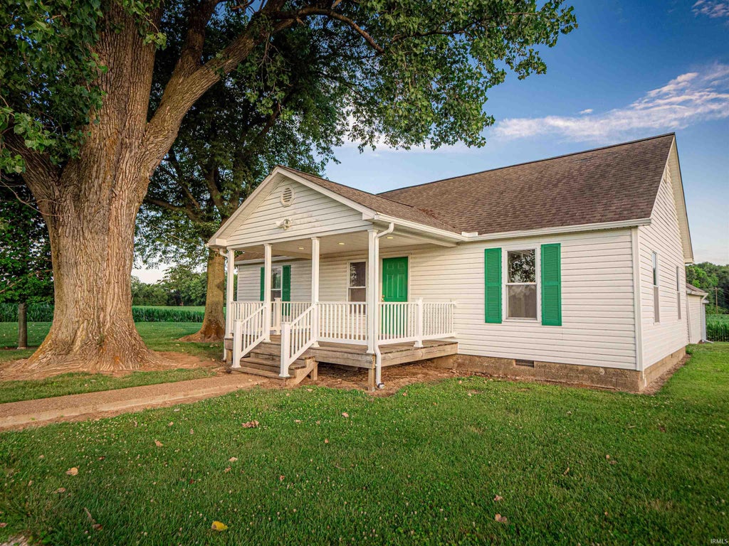 Photo of 1000 Hastings Lane, Mount Vernon, IN 47620 (MLS # 202625979)