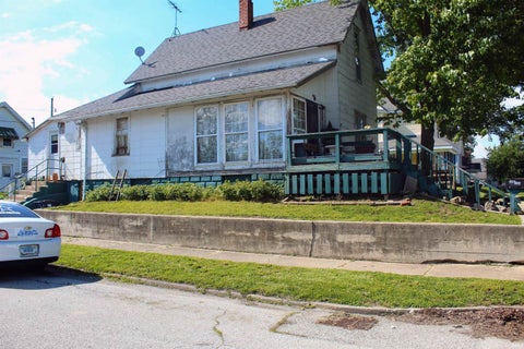 Photo of 800 N Gentry Street, Frankfort, IN 46041 (MLS # 202617794)