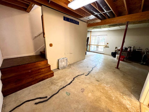 Tiny photo for 1213 W Woodhill Drive, Bloomington, IN 47403 (MLS # 202635244)