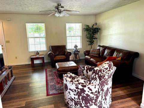 Tiny photo for 1213 W Woodhill Drive, Bloomington, IN 47403 (MLS # 202635244)