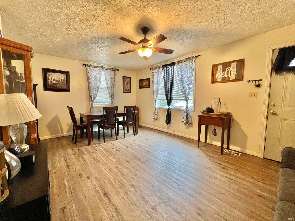 Photo of 2801 S Rotherwood Avenue, Evansville, IN 47714 (MLS # 202546950)