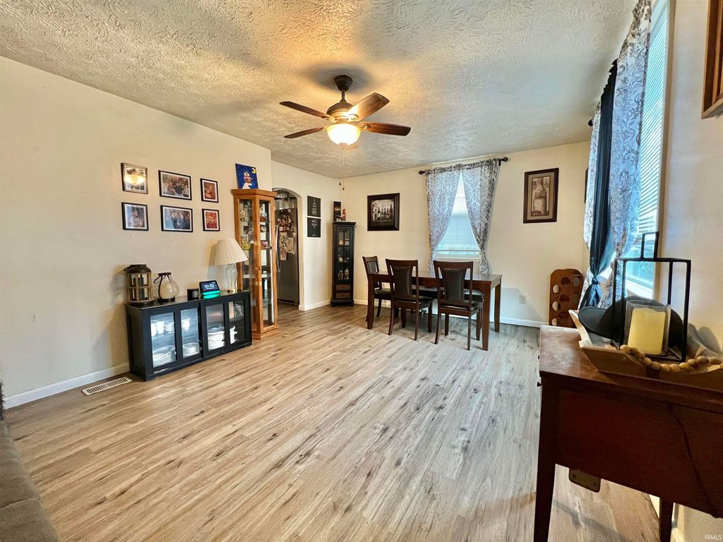 Photo of 2801 S Rotherwood Avenue, Evansville, IN 47714 (MLS # 202546950)