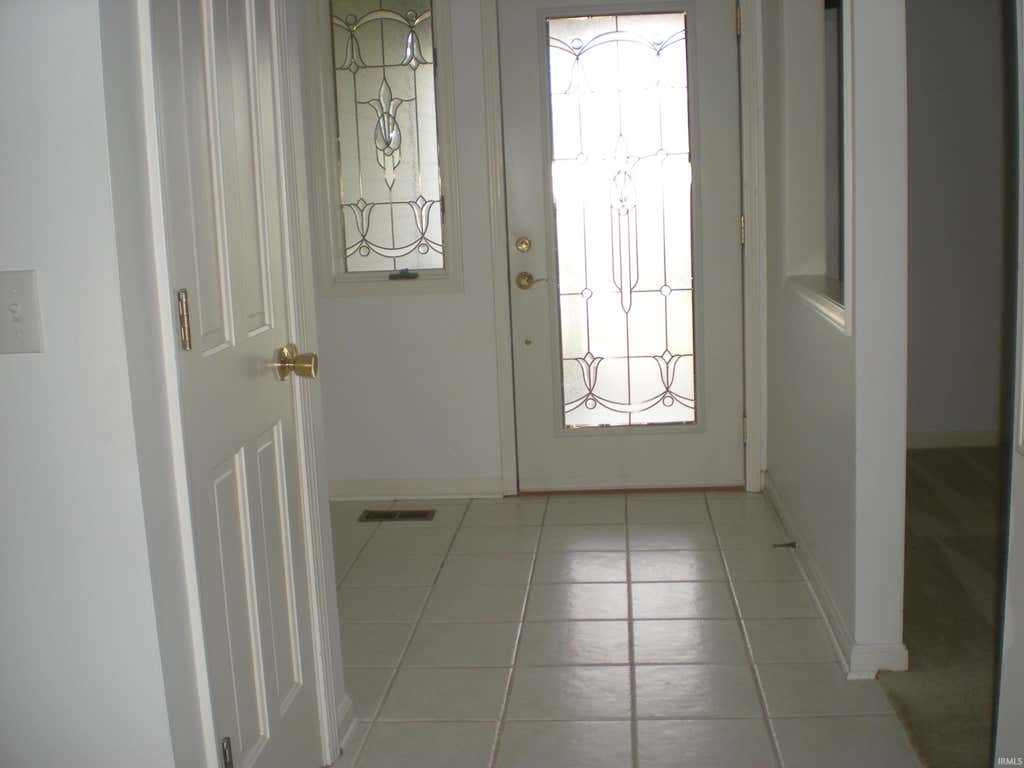 Photo of 2924 Sioux Point, New Haven, IN 46774 (MLS # 202620441)