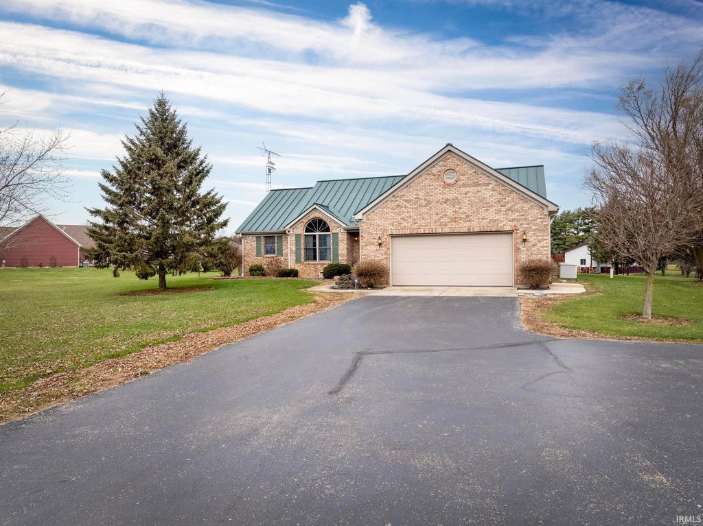 Photo of 3432 S Indian Trail Road, Farmland, IN 47340 (MLS # 202547497)