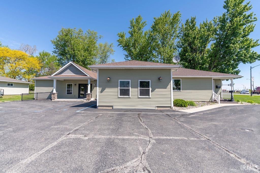 Photo of 102 N Park Drive, Columbia City, IN 46725 (MLS # 202631781)