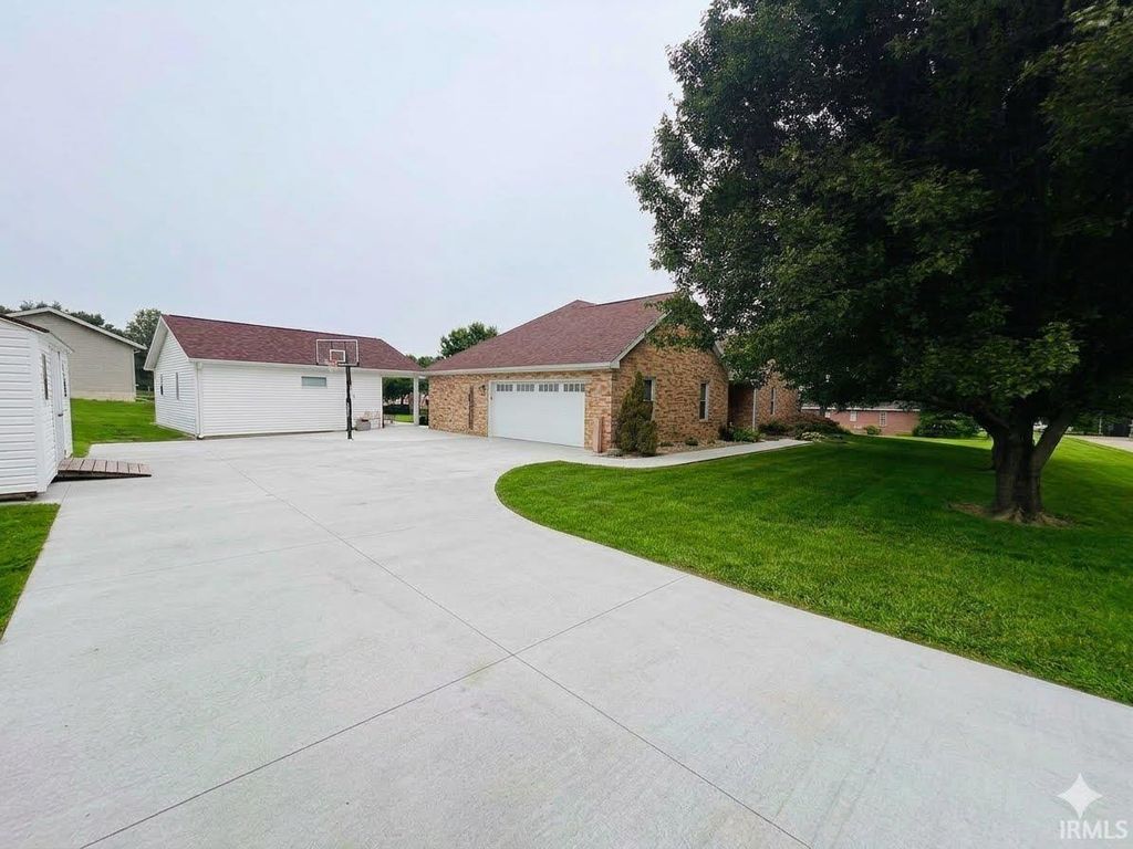 Photo of 4 White Ridge Court, Washington, IN 47501 (MLS # 202626628)
