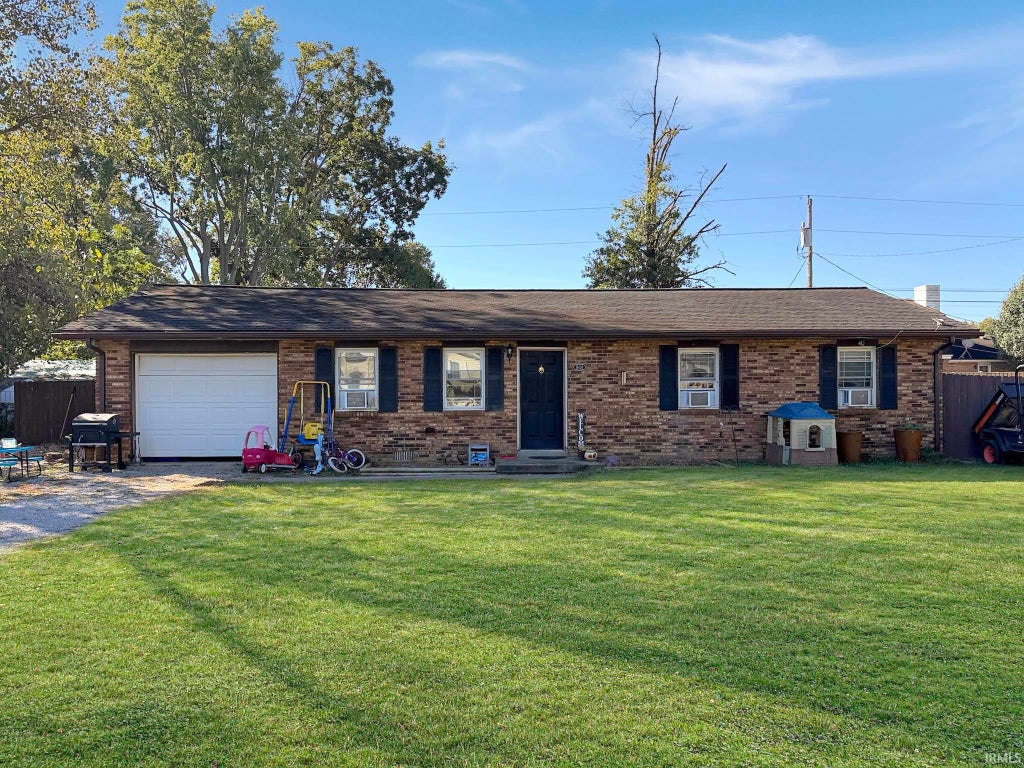 Photo of 801 9th Street, Grandview, IN 47615 (MLS # 202640743)