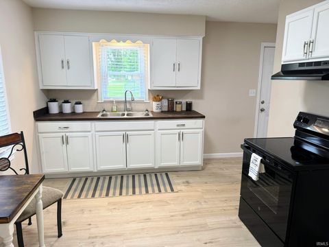 Tiny photo for 2208 Margybeth Avenue, Evansville, IN 47714 (MLS # 202624665)