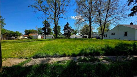 Photo of 1809 W 7th Street, Muncie, IN 47302 (MLS # 202618043)