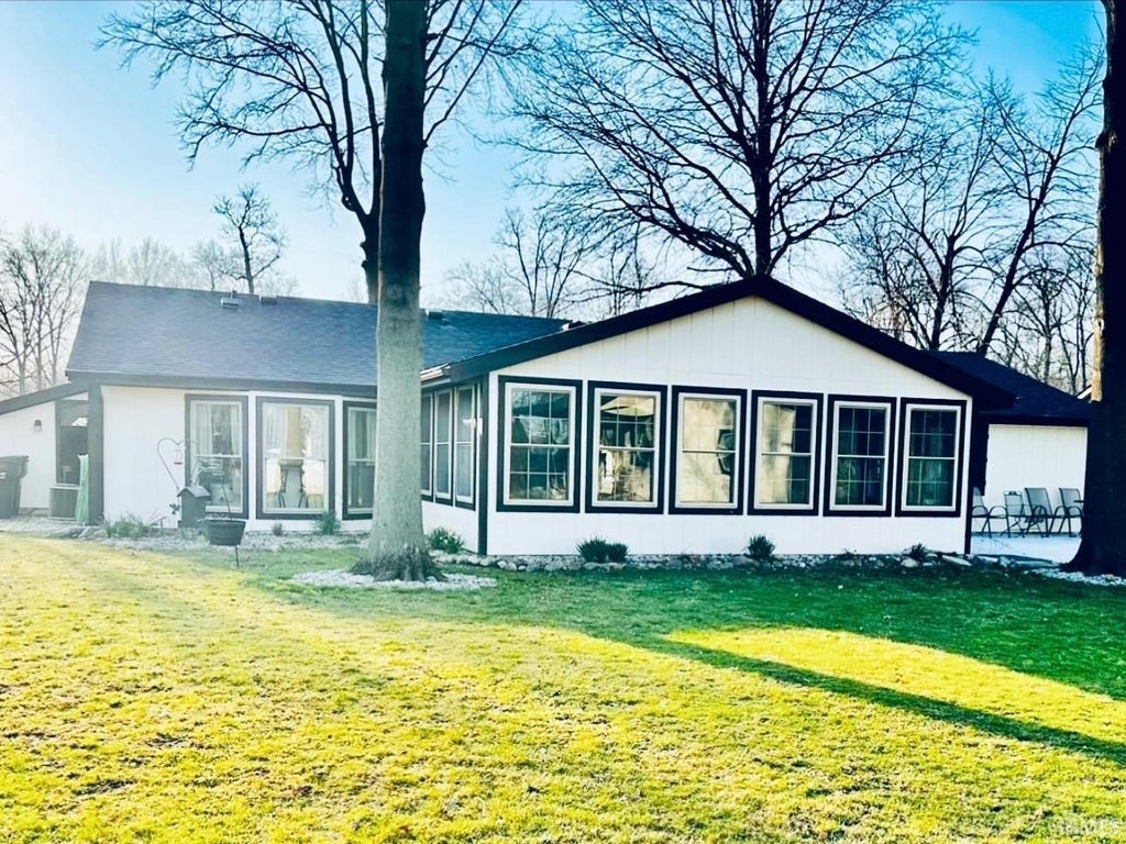 Photo of 16522 Havenwood Drive, Woodburn, IN 46797 (MLS # 202639491)
