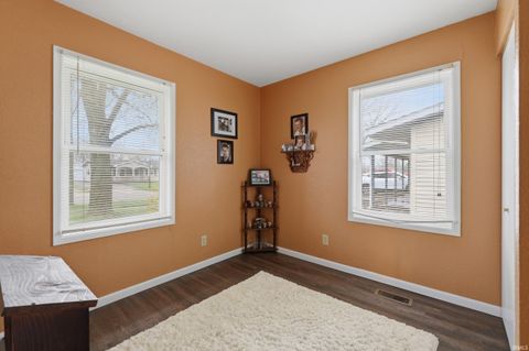 Tiny photo for 1224 Bethany Lane, Fort Wayne, IN 46825 (MLS # 202611815)