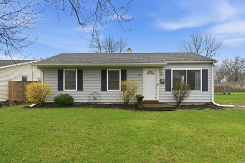 Photo of 1224 Bethany Lane, Fort Wayne, IN 46825 (MLS # 202611815)