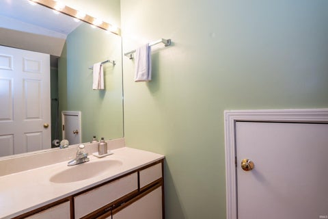 Tiny photo for 420 N Oak Street, Bloomington, IN 47404 (MLS # 202627774)