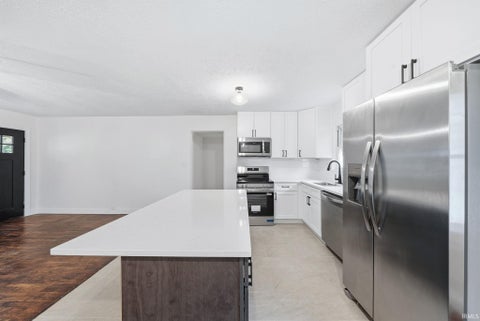 Tiny photo for 3318 N Virginia Avenue, Muncie, IN 47304 (MLS # 202643602)