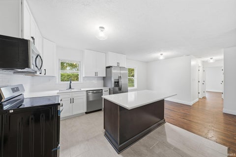 Tiny photo for 3318 N Virginia Avenue, Muncie, IN 47304 (MLS # 202643602)