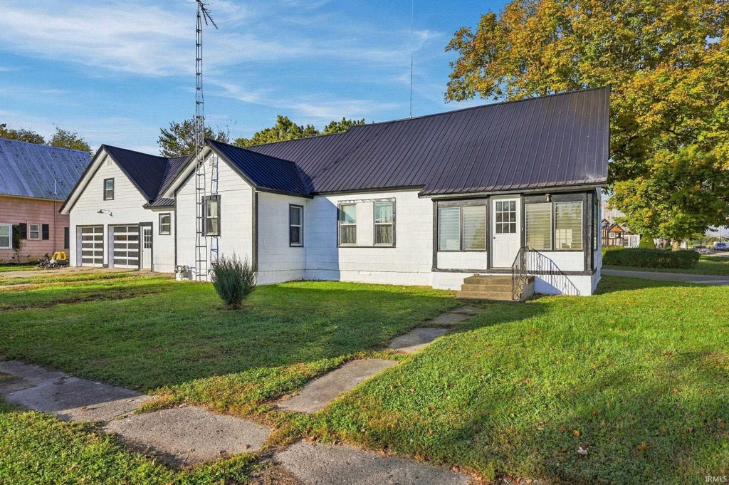 Photo of 100 S Mulberry Street, Farmland, IN 47340 (MLS # 202644052)