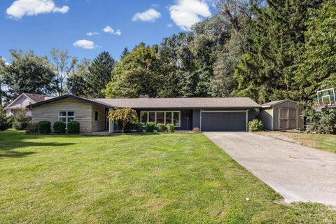Photo of 90 Wildwood Place, Lafayette, IN 47905 (MLS # 202641941)