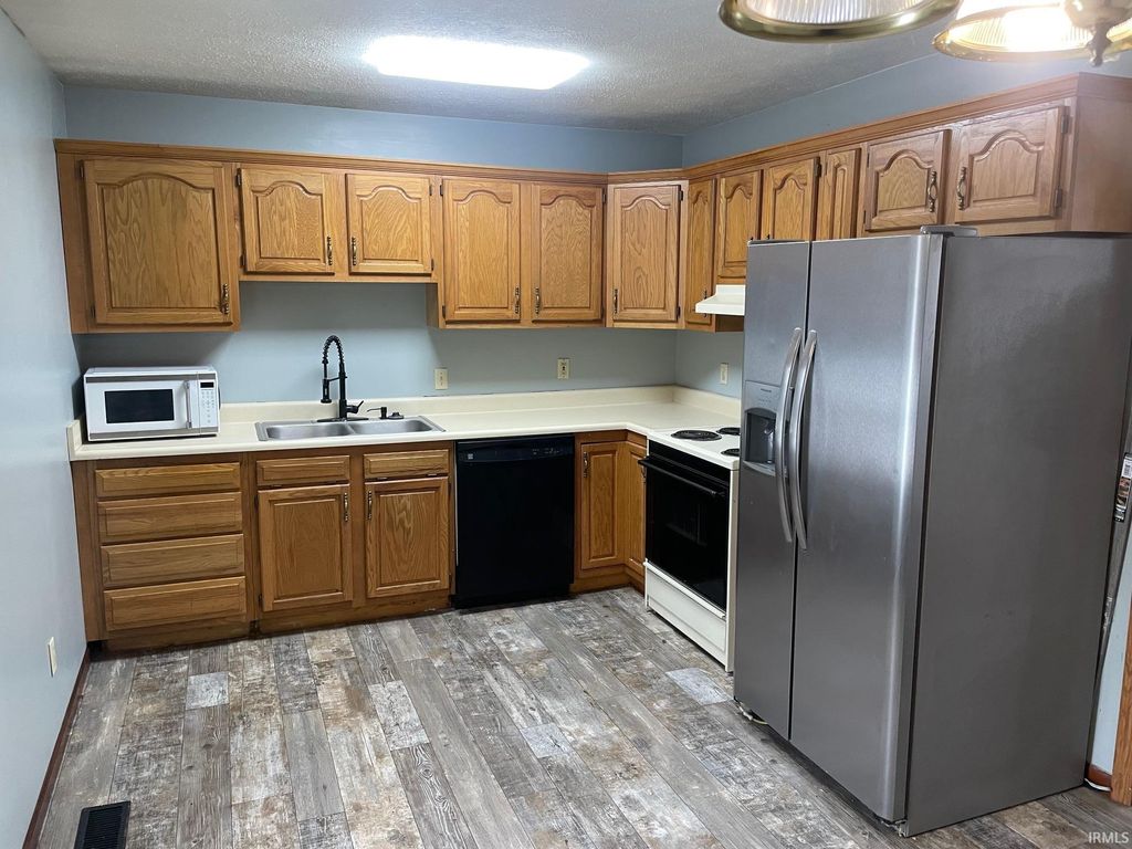 Photo of 322 E Washington Street, Plymouth, IN 46563 (MLS # 202601744)