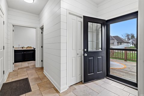 Tiny photo for 1050 Long Branch Court, Gas City, IN 46933 (MLS # 202607862)