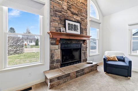 Tiny photo for 1050 Long Branch Court, Gas City, IN 46933 (MLS # 202607862)