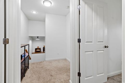 Tiny photo for 1050 Long Branch Court, Gas City, IN 46933 (MLS # 202607862)