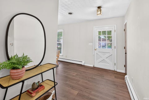 Tiny photo for 1552 Brookview Avenue, Warsaw, IN 46580 (MLS # 202635192)
