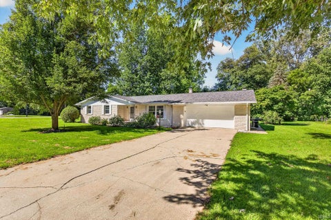 Tiny photo for 1552 Brookview Avenue, Warsaw, IN 46580 (MLS # 202635192)