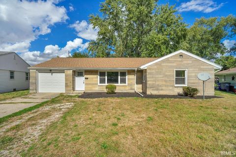 Photo of 524 HOLLY Lane, Kokomo, IN 46902 (MLS # 202541156)