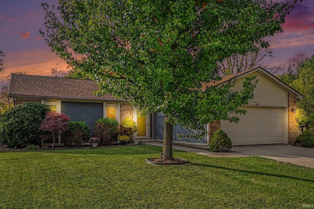 Photo of 10405 Radbourne Drive, Fort Wayne, IN 46845 (MLS # 202644558)