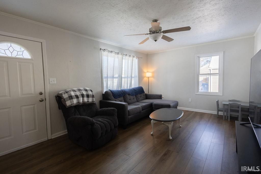 Photo of 2525 Sunnymede Drive, Fort Wayne, IN 46803 (MLS # 202602998)