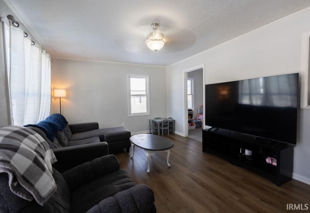 Photo of 2525 Sunnymede Drive, Fort Wayne, IN 46803 (MLS # 202602998)