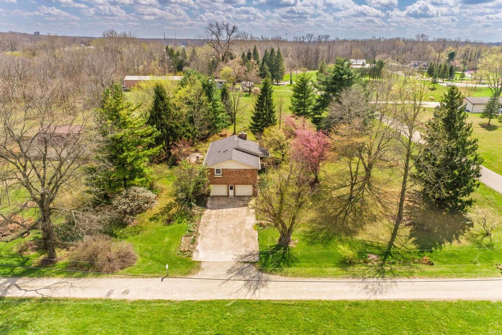 Photo of 5090 N County Road 925 W, Yorktown, IN 47396 (MLS # 202611911)