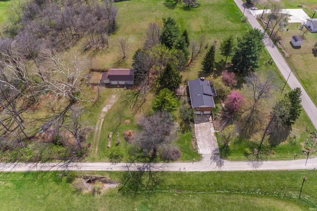 Photo of 5090 N County Road 925 W, Yorktown, IN 47396 (MLS # 202611911)