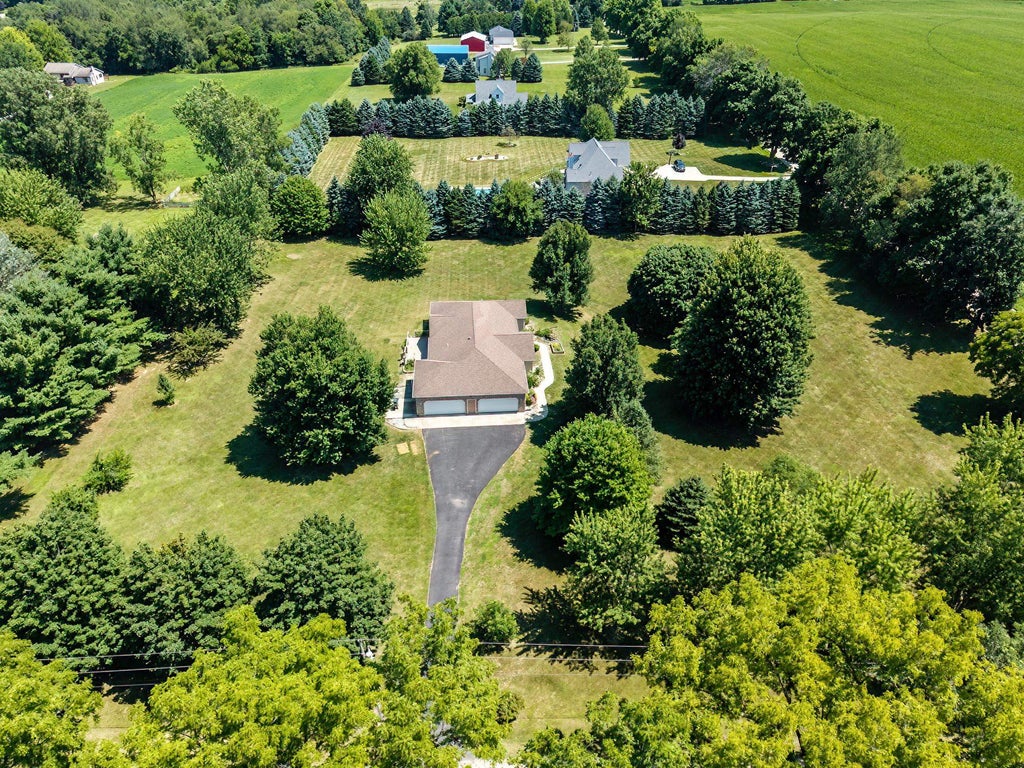 Photo of 2042 N 500 W, Angola, IN 46703 (MLS # 202632375)