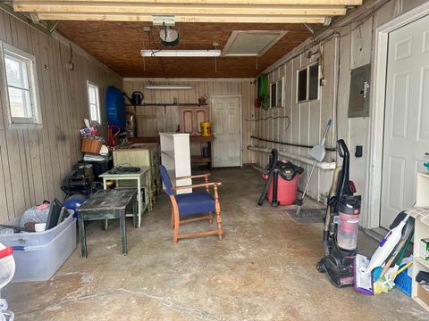 Tiny photo for 1220 Maplewood Drive, Kokomo, IN 46902 (MLS # 202601281)