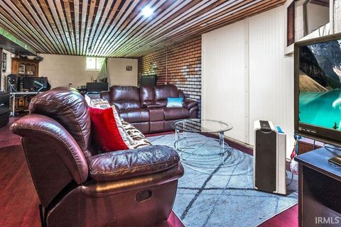 Tiny photo for 937 W 6th Street, Jasper, IN 47546 (MLS # 202618419)