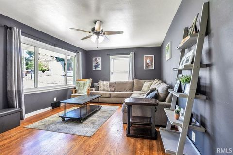 Tiny photo for 937 W 6th Street, Jasper, IN 47546 (MLS # 202618419)